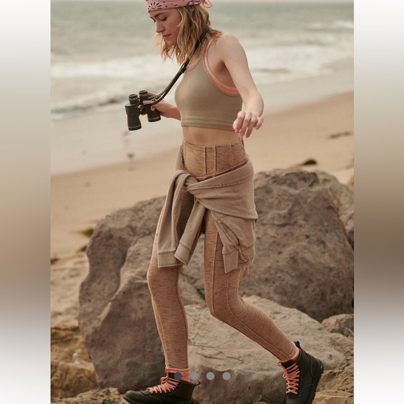 New with tags! FREE PEOPLE MOVEMENT Hybrid Legging in GREY Size XS - Picture 15 of 16